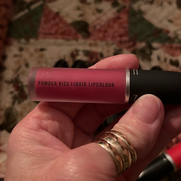 7 MAC lipsticks .. - Picture 2 of 5